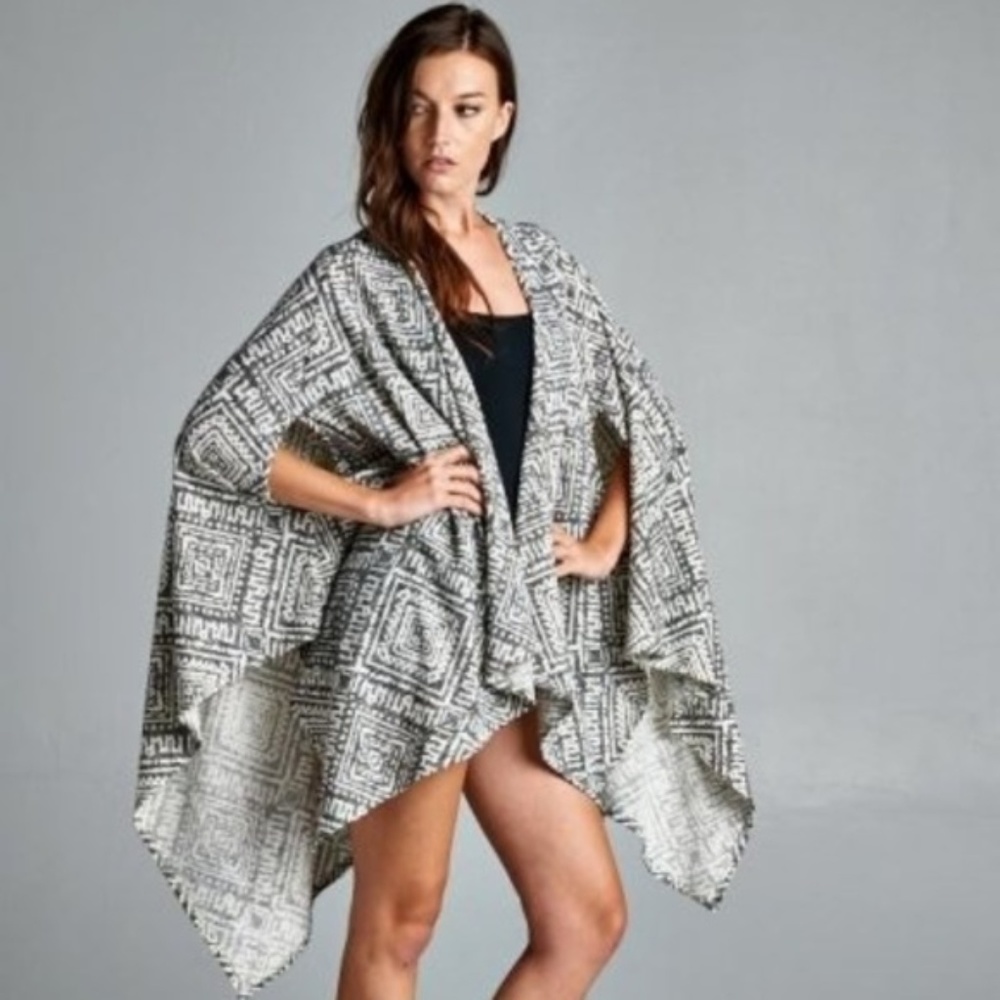 Printed shawl light weight kimono NWT